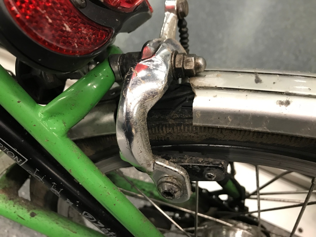 Broken mudguard – The Brompton Adventures Broken mudguard – The Brompton Adventures
